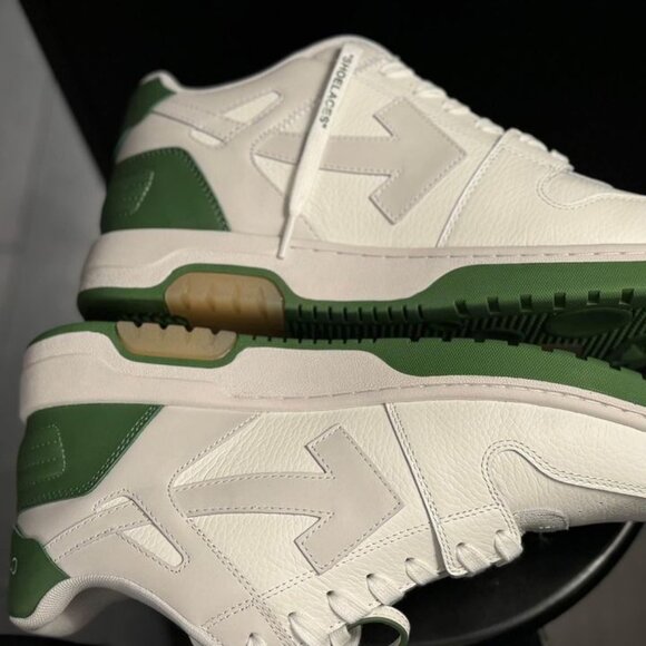 Off-White OOO Sneakers - Picture 3 of 6